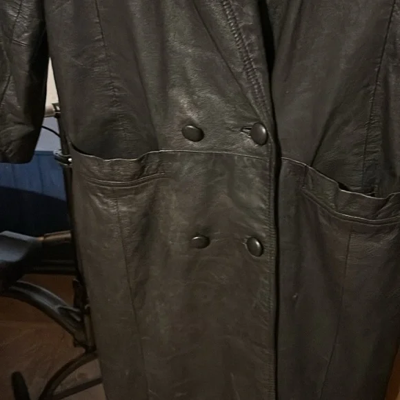 Men’s leather trench coat - Picture 3 of 12